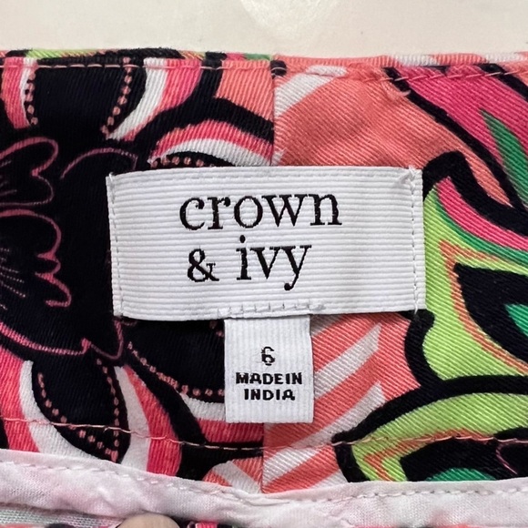 Crown & Ivy Shelby Scalloped Hem Floral Pink Shorts Size 6 - Picture 5 of 9